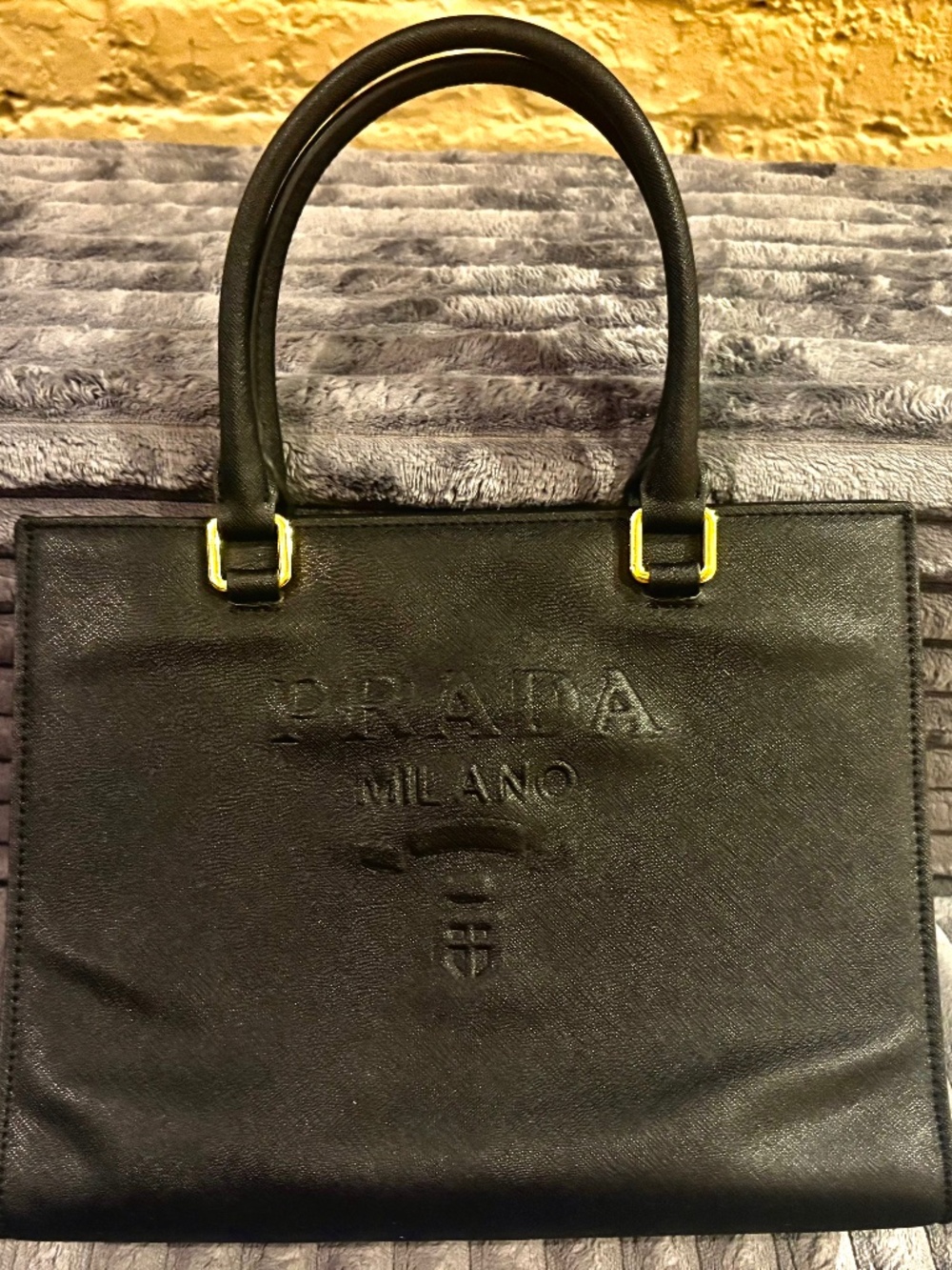 Prada saffiano lux tote medium